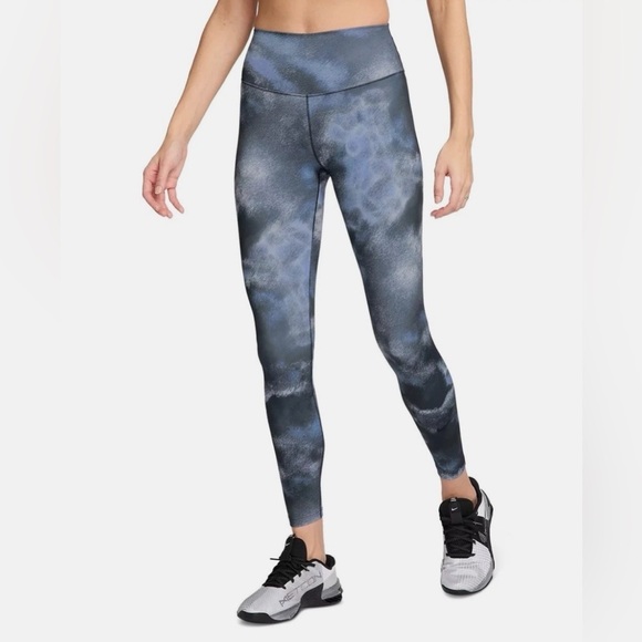Nike Pants - NIKE women’s High-Waisted 7/8 Printed Leggings XS NWT
